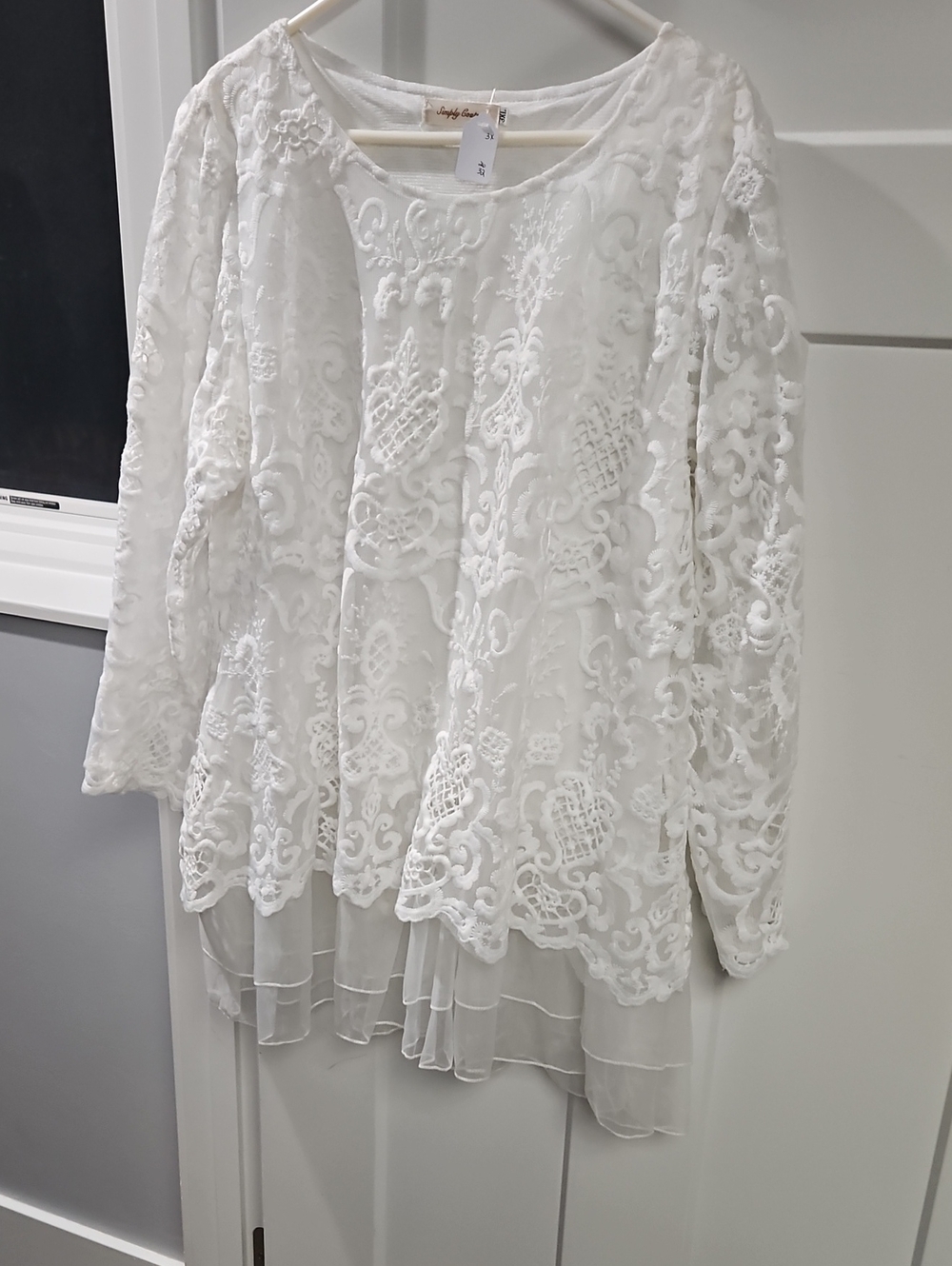 Simply Couture White Lace Embroidered Tunic Top